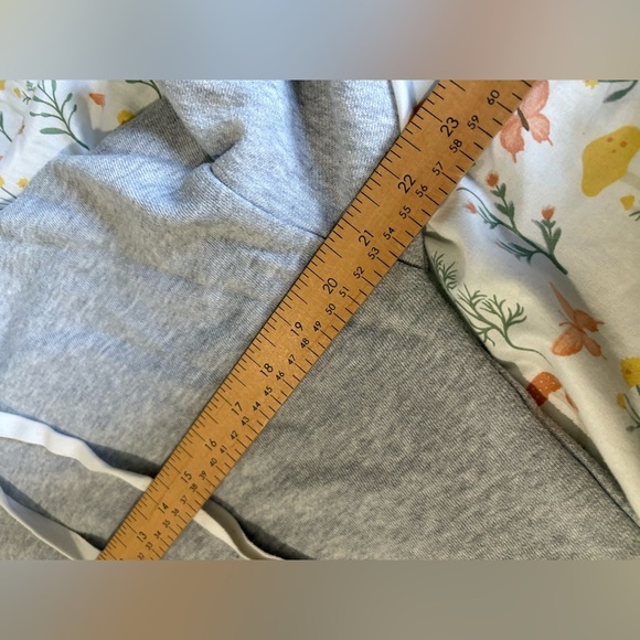 Aerie cropped grey hoodie raw hem arm logo size small oversized - Picture 6 of 9